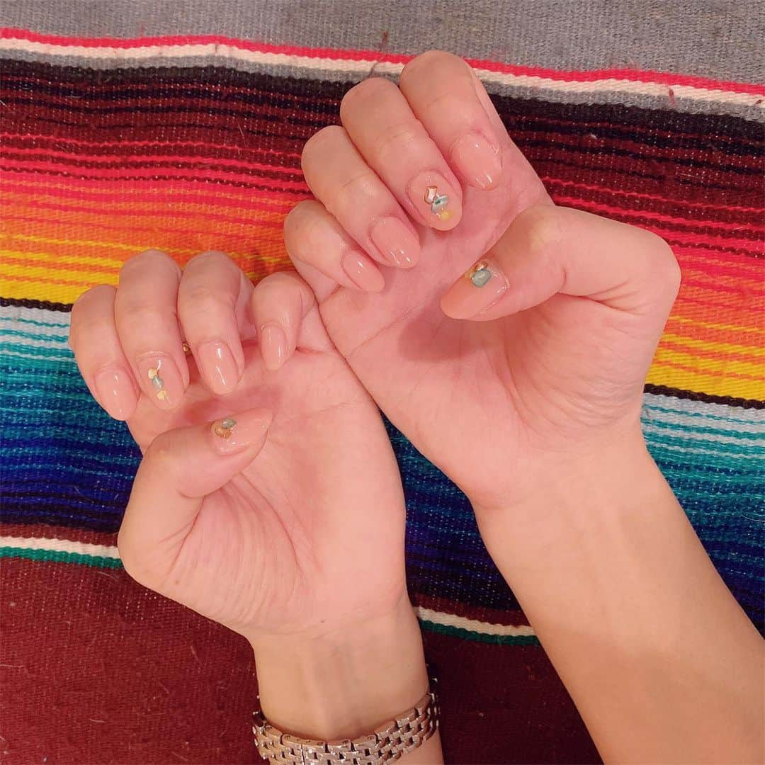 村上瑠美奈さんのインスタグラム写真 - (村上瑠美奈Instagram)「New nail🤗 シェルネイルにしてもらった🐚 ． いつもお世話になってる @umeyashiki_nailsaloneclat で💅 ． 瑠美奈のインスタ見て予約したことを伝えてくれたら10%オフになるよ☺️ #るみなねいる #シェルネイル」7月13日 21時15分 - ruminamurakami