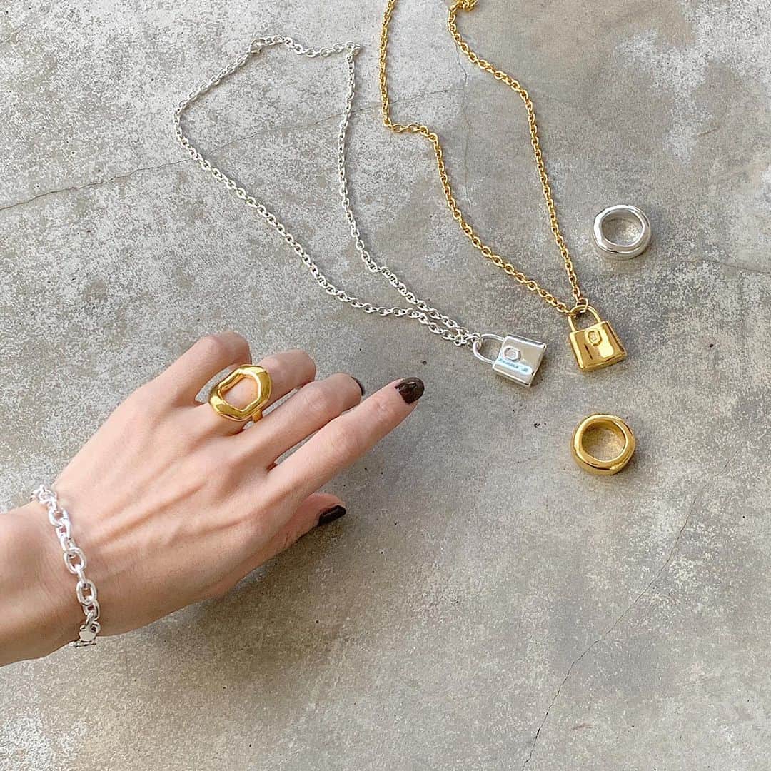 chieko6さんのインスタグラム写真 - (chieko6Instagram)「c†販売スタートしました。 ・ ♛ paddock necklace 新作リングのgoldは次週より販売です。 リングはご希望のサイズが見つかったら お早めにお求めいただくことをオススメします:-) ・ #chiekoplus #accessory #jewelry」7月13日 21時16分 - chieko6