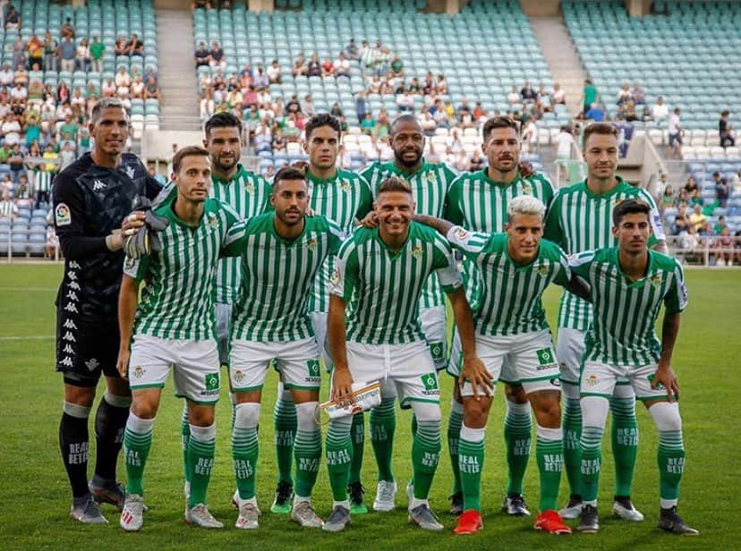 ジョエル・ロブレスさんのインスタグラム写真 - (ジョエル・ロブレスInstagram)「Primer partido de pretemporada , seguimos preparándonos💪  #partidosdepretemporada #realbetis #mushobetis #seguimos」7月13日 21時19分 - joelrb1