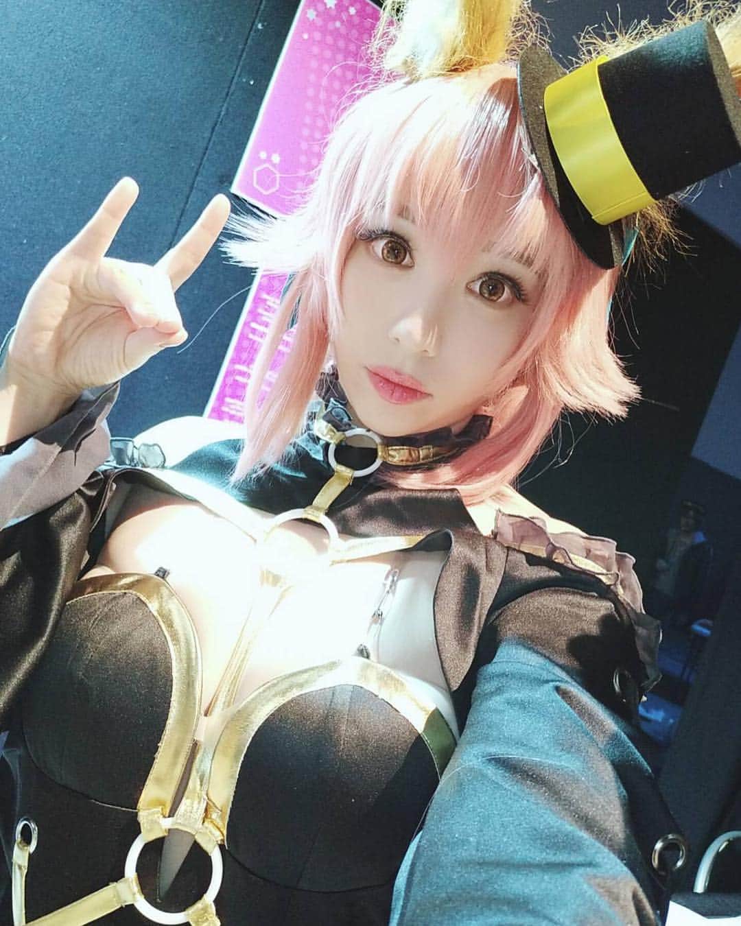 千尋のインスタグラム：「Today’s event is finished smoothly! Thank you guys come to see me /// See you guys tomorrow! Tomorrow will cosplay as Nero in idol suit version!  pM12:00-1:00 Selfie time Pm 2:30-3:30 signing pm 16:00-17:00 illusions a cosplayer panel #sakura room」