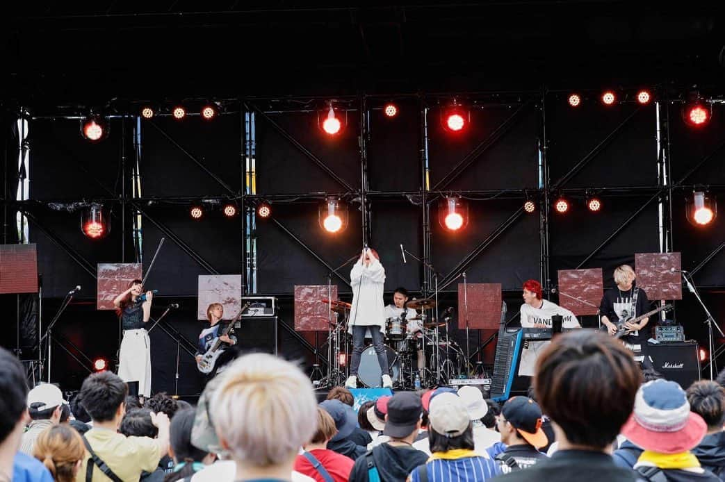 AliAさんのインスタグラム写真 - (AliAInstagram)「Thank you JOIN ALIVE!! 2019.07.13 live at Iwamizawa Park Hokkaido  photo by @nishidawataru_watarock  #AliA #AliAliVe #Joinalive」7月13日 21時38分 - alia___official