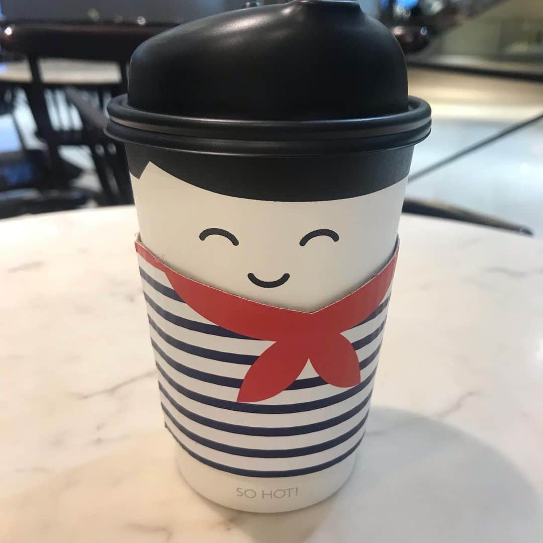 大西蘭さんのインスタグラム写真 - (大西蘭Instagram)「・ Instagramでよく見かけるカップだけど、飲んだのは初めて🥤 ・ 中はこうなってたのね👔 ・ ・ #シンガポール街歩き #シンガポール生活 #パリバゲット #シンガポールカフェ巡り」7月13日 21時41分 - onishiran