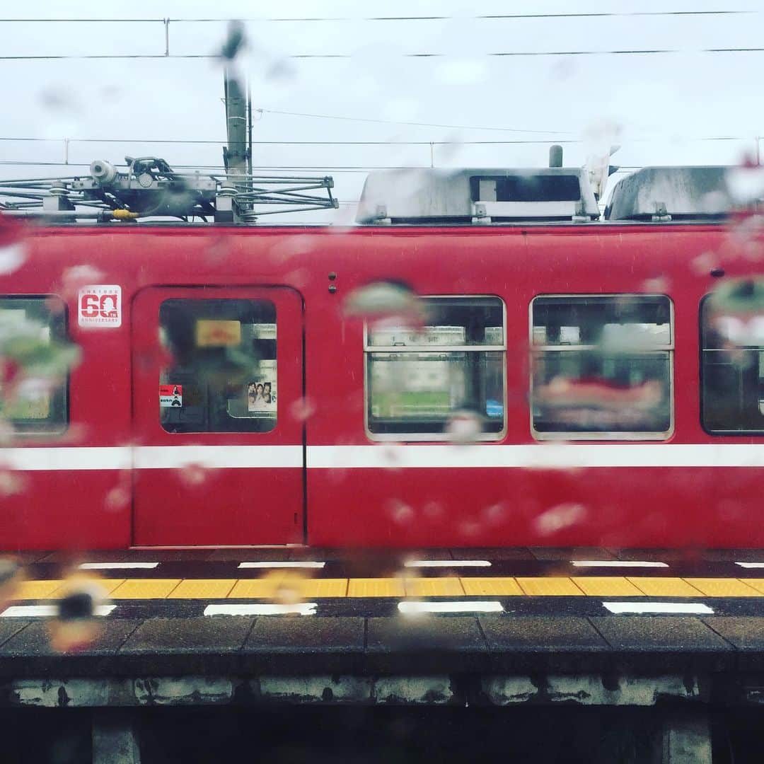 岸田繁さんのインスタグラム写真 - (岸田繁Instagram)「還暦の赤い電車」7月13日 21時42分 - kishidashigeru