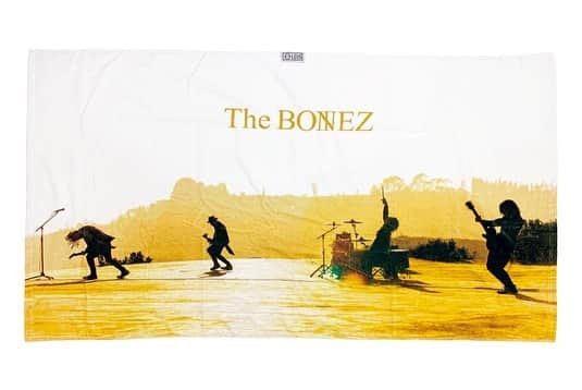 The BONEZさんのインスタグラム写真 - (The BONEZInstagram)「【LEUS x The BONEZ SURF TOWEL】  カリフォルニア発のタオル専門ブランド LEUSと The BONEZ コラボアイテムとなる、特大サイズのSURF TOWEL  7月14日 12:00よりThe BONEZ MERCH STOREにて販売開始!! ※こちらのアイテムは数量限定商品になります。  詳細はこちら▼  thebonez.stores.jp  #thebonez #ザボーンズ #LEUS」7月13日 22時00分 - the____bonez