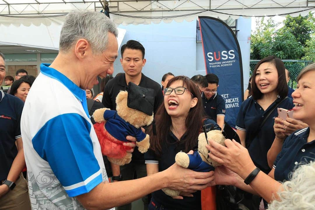 リー・シェンロンさんのインスタグラム写真 - (リー・シェンロンInstagram)「Joined residents at the Active Community Day at Ang Mo Kio CC for an energetic morning! Very glad to see our older residents making good use of the elderly-friendly facilities and programmes in the CC. Joined residents at the Active Community Day at Ang Mo Kio CC for an energetic morning! Very glad to see our older residents making good use of the elderly-friendly facilities and programmes in the CC. ⠀⠀⠀⠀⠀⠀⠀⠀⠀ ⠀⠀⠀⠀⠀⠀⠀⠀⠀ ⠀⠀⠀⠀⠀⠀⠀⠀⠀ Ang Mo Kio CC, together with the nearby Bishan-Ang Mo Kio park, is part of an ecosystem of services that encourages Singaporeans to be more active. It also the first CC in Singapore to have an ActiveSG gym, with an affordable membership fee of just $1.50 per entry for senior citizens. ⠀⠀⠀⠀⠀⠀⠀⠀⠀ ⠀⠀⠀⠀⠀⠀⠀⠀⠀ ⠀⠀⠀⠀⠀⠀⠀⠀⠀ ⠀⠀⠀⠀⠀⠀⠀⠀⠀ Ang Mo Kio is not the only town with many older residents – people all over Singapore are ageing too. By staying active, we can lead longer and healthier lives, spend more time with our loved ones, and continue contributing to our communities and Singapore. Let’s step out and get active! 🏃🏻‍♂️🏃🏾‍♀️ – LHL ⠀⠀⠀⠀⠀⠀⠀⠀⠀ ⠀⠀⠀⠀⠀⠀⠀⠀⠀ ⠀⠀⠀⠀⠀⠀⠀⠀⠀ ⠀ ⠀⠀⠀⠀⠀⠀⠀⠀⠀ (MCI Photos by Kenji Soon; except [4] Photo by me)」7月13日 22時07分 - leehsienloong