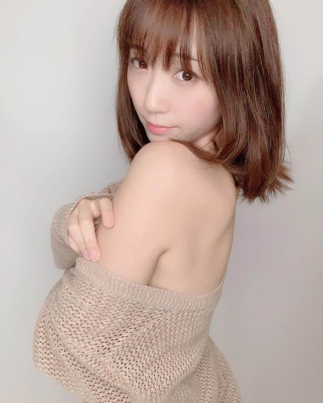 伊織もえさんのインスタグラム写真 - (伊織もえInstagram)「ＮBBようにチェキ撮ってたよ🥰💕」7月13日 22時08分 - moe_five