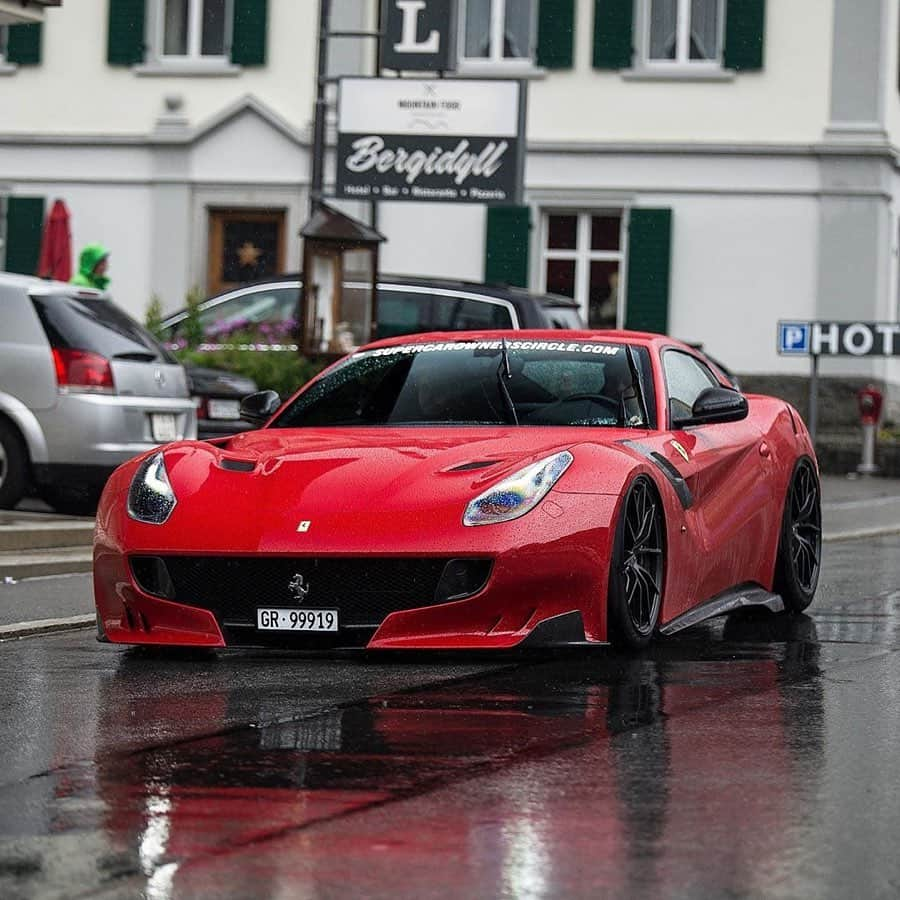 CARLiFESTYLEさんのインスタグラム写真 - (CARLiFESTYLEInstagram)「Which one looks best in the rain?💦 Photo by @srs_swissrichstreets #carlifestyle #rainydays」7月13日 22時09分 - carlifestyle