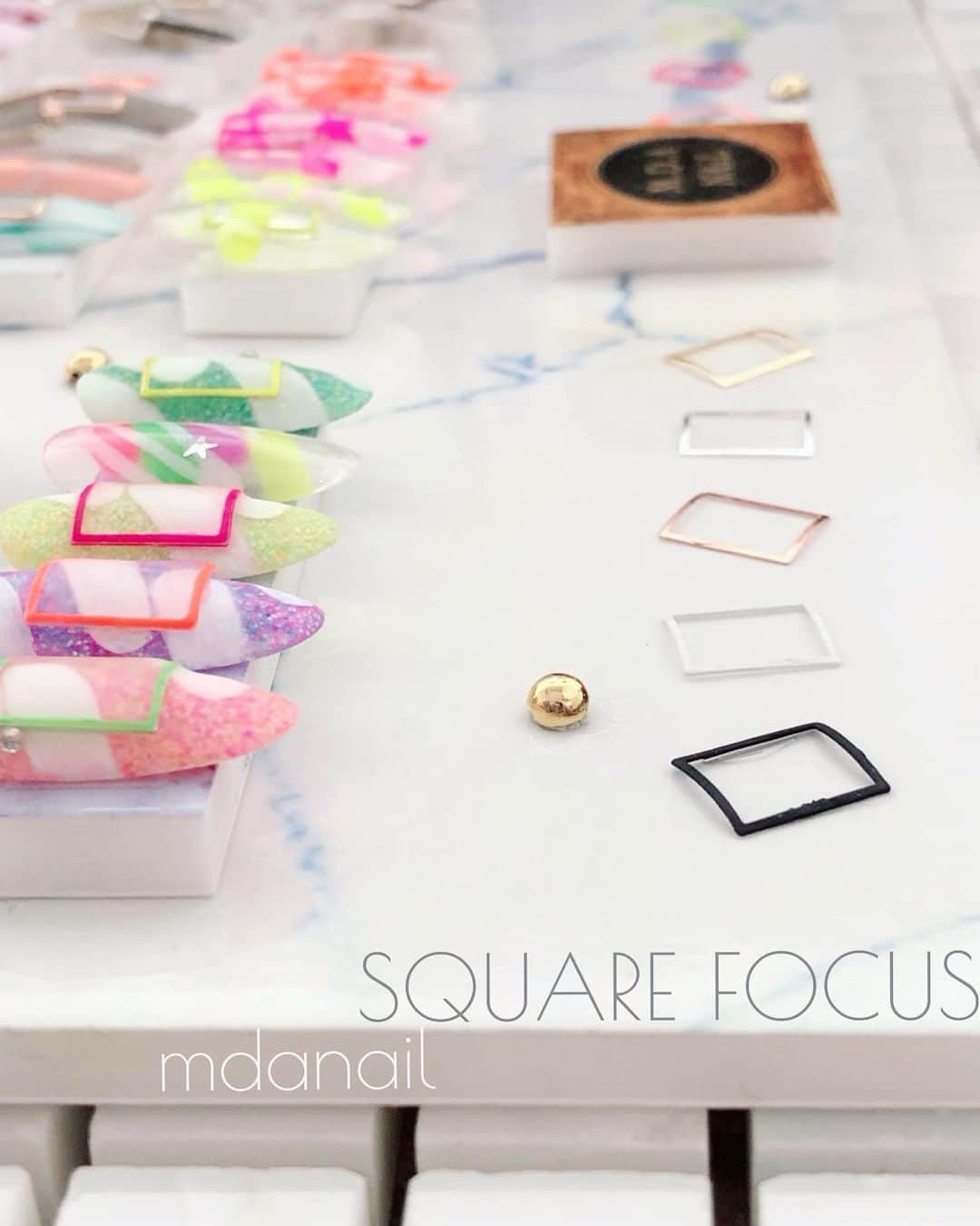 Mayu Ogawaさんのインスタグラム写真 - (Mayu OgawaInstagram)「🌟 mda new items 🌟﻿﻿﻿ ﻿ トレンドなネオンカラー4色と クールなモノクロ白黒を使ったアートアレンジ。﻿ ﻿﻿ ◾️ Square Focus ﻿全9色 3size﻿﻿ ・大L、中M、 小S  サイズ/各色﻿﻿﻿ 万能に使えるスクエアフレーム♪﻿﻿﻿ プレーンなメタルカラーとカラフルなラインナップ。﻿﻿﻿ 薄型で柔らかく、ネイルにフィットしやすいです。﻿﻿﻿ 溶剤にも強い塗装を採用しております。﻿﻿ ﻿﻿ ANFから先行リリースとなります💗﻿﻿﻿ ﻿﻿﻿ アートサンプルもたくさんブースに展示致します。﻿﻿ @bonnail_insta  ぜひブースまで見にいらして下さい😉﻿﻿﻿ ﻿﻿﻿ 🎀 @bonnail_insta × @m_d_a ﻿﻿﻿ ・Square Focus ﻿﻿﻿ ・多肉ちゃん arizona plants ﻿﻿﻿ ﻿﻿ mda items will be released.﻿﻿﻿ #asianailfestival2019﻿﻿﻿ ﻿﻿﻿ 👍👍 👍﻿﻿﻿ ﻿﻿﻿ #新商品 #リリース﻿ #コラボアイテム﻿﻿﻿﻿ #ネオンフレーム #フレームネイル﻿﻿﻿ #多肉 #サボテン #アリゾナ﻿﻿﻿ #bonnail﻿ #anf #アジアネイルフェスティバル﻿﻿ #mda #mdanail﻿ #mdaitems﻿﻿﻿﻿﻿﻿ #nailstagram #nails #nailarts #gelnails #lovenails#nailaddict #trendnails﻿ ﻿﻿﻿﻿ ﻿#必ず可愛いくなるネイルアイテムたち﻿」7月13日 22時09分 - m_d_a