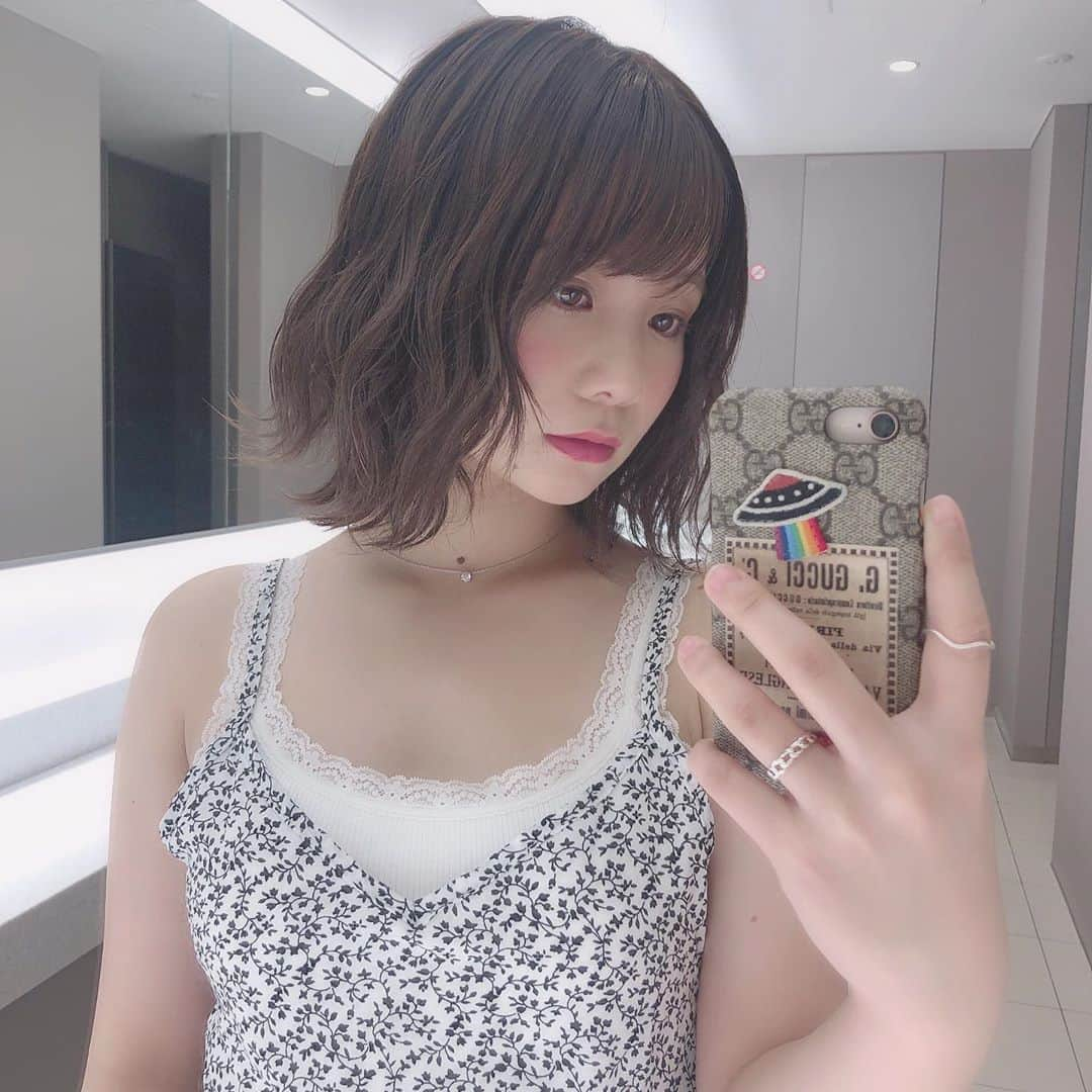 真奈さんのインスタグラム写真 - (真奈Instagram)「. 今宵、一緒に一杯どうですか？ ご視聴ありがとうございました💓 楽しかった〜〜☺️ 久しぶりに濃い目メイクです💄」7月13日 22時33分 - manatmnt0116