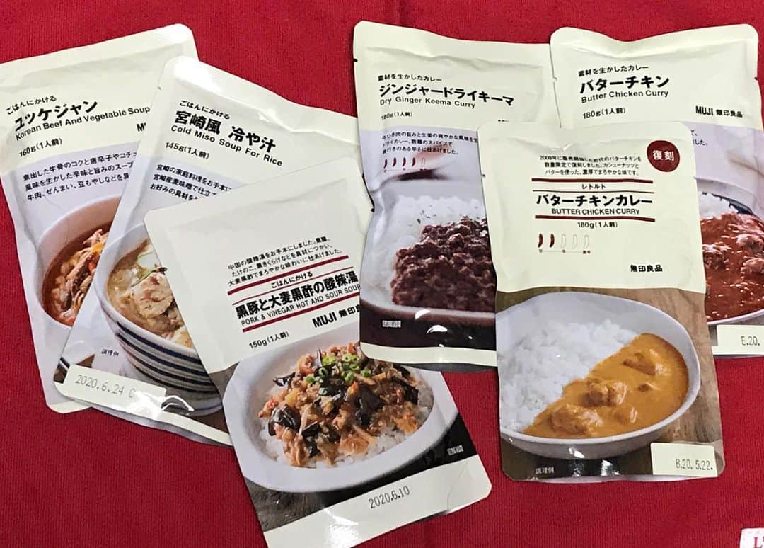 紫苑みやびさんのインスタグラム写真 - (紫苑みやびInstagram)「MUJIでランチ用にカレーとご飯にかけるスープシリーズをまとめ買い。  カレーは2点以上で15％オフでした！復刻版のバターチキンカレーもあったよ🍛今のはトマト🍅が効いてるレシピなのだけど、以前はあまりトマトは主張していなかったんだね。 . #muji #無印良品 #mujiのカレー #バターチキンカレー #まとめ買い #レトルトカレー #美味しい #ごはんにかける #リピ買い」7月13日 22時34分 - shion_miyabi