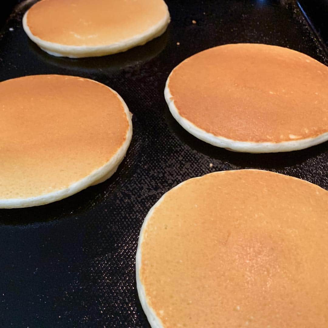 野間美由紀のインスタグラム：「お昼ご飯はホットケーキ🥞」