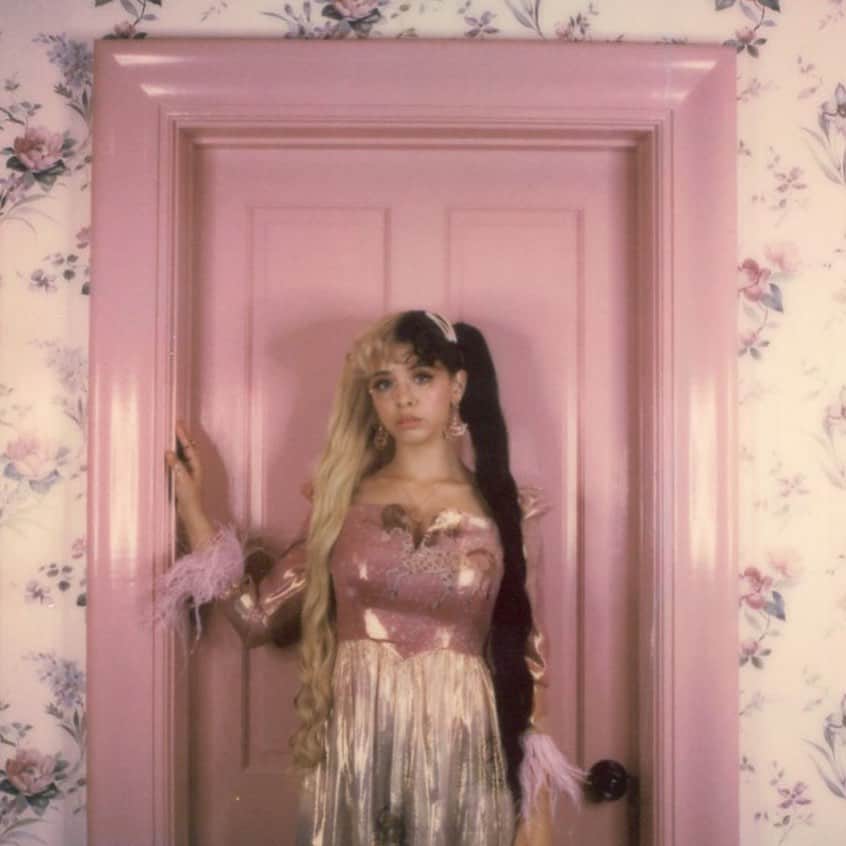 メラニー・マルティネスのインスタグラム：「👼🏼Doorway to Love👼🏼」