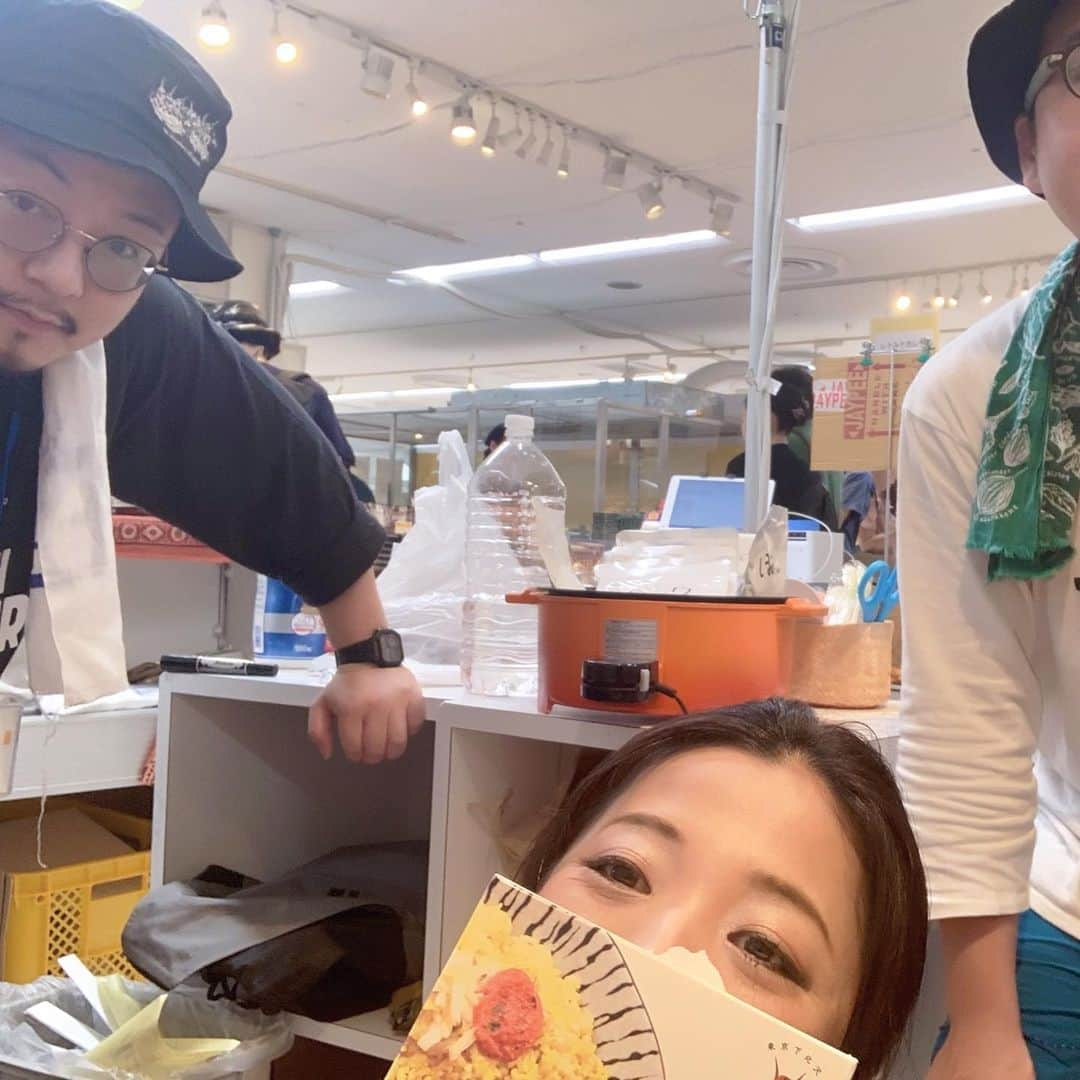 一条もんこさんのインスタグラム写真 - (一条もんこInstagram)「東武百貨店池袋店 カレーとうつわと。  36チャンバーズオブスパイス あしたのカレー、 パンニャ チキンカレー、 ネゴンボ33 ポークビンダルー、 ピワン 黒胡麻坦々キーマ、 ルンダン、 チェッターヒン、 所沢牛カレー、 全商品ご試食できます＾＾ あなたの知らないレトルトカレーのアレンジレシピも販売中です。  Negiccoキーマカレーは完売です！！ ありがとうございました(*^o^*) #カレー#東武百貨店池袋店#カレーとうつわと#レトルトカレー#パンニャ#ピワン#ネゴンボ33#ルンダン#チェッターヒン#所沢牛カレー#あしたのカレー#36チャンバーズオブスパイス#一条もんこ」7月13日 14時23分 - monko1215