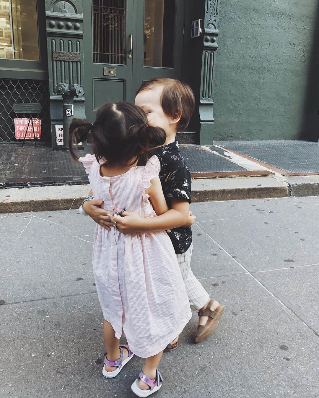 翁安芸さんのインスタグラム写真 - (翁安芸Instagram)「See you next time🐻🐻💓💓 #hugs #frineds #love #socute #newyork」7月13日 14時33分 - akinyc