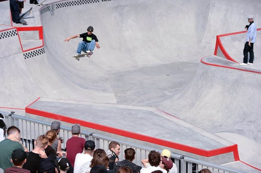 Vans Skateさんのインスタグラム写真 - (Vans SkateInstagram)「Take a peek at the new park build for stop 3 of the @VansParkSeries Pro Tour in Montreal with these shots from @JoeKrolick and @Burnout. Everybody’s been lighting the place up for practice and tomorrow’s sure to go off! Tune in at vansparkseries.com for all the live action starting at 9AM PDT.」7月13日 14時54分 - vansskate