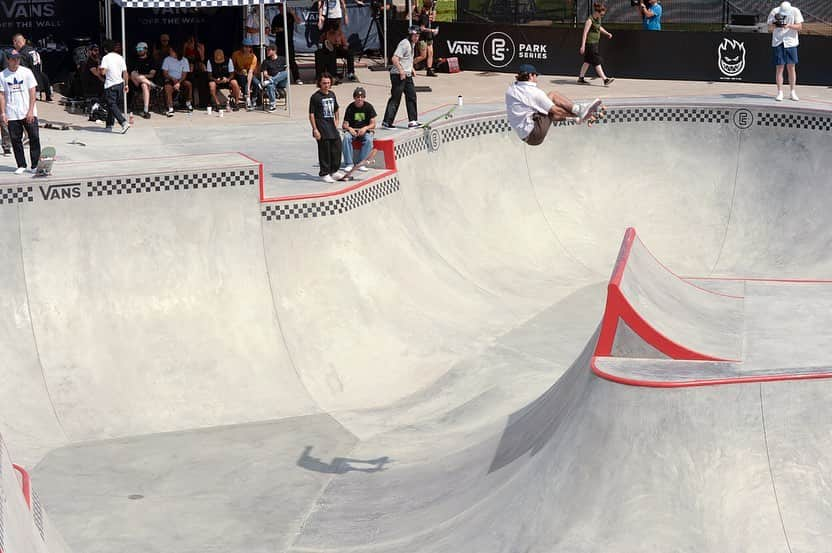 Vans Skateさんのインスタグラム写真 - (Vans SkateInstagram)「Take a peek at the new park build for stop 3 of the @VansParkSeries Pro Tour in Montreal with these shots from @JoeKrolick and @Burnout. Everybody’s been lighting the place up for practice and tomorrow’s sure to go off! Tune in at vansparkseries.com for all the live action starting at 9AM PDT.」7月13日 14時54分 - vansskate