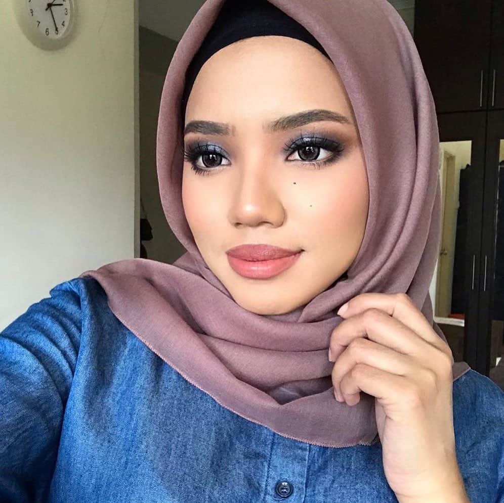 LORACさんのインスタグラム写真 - (LORACInstagram)「Check out this enchanting smokey eye @qhol created with our ORIGINAL PRO Palette 💗💗 we love seeing all the love for the one that started it all! #LORACPRO #LORACPROPalette #LORAC #LORACCosmetics #repost @qhol #Sesekali cool tone pula, asyik-asyik warm.  Face: @maccosmetics NC40 + @marcjacobsbeauty Re(marc)able 36 Lips: @wardahbeauty Matte lipstick 05 Eyes: @loraccosmetics Pro Palette 1 Lashes: @wispieslashes E30 #wispiese30」7月13日 15時06分 - loraccosmetics