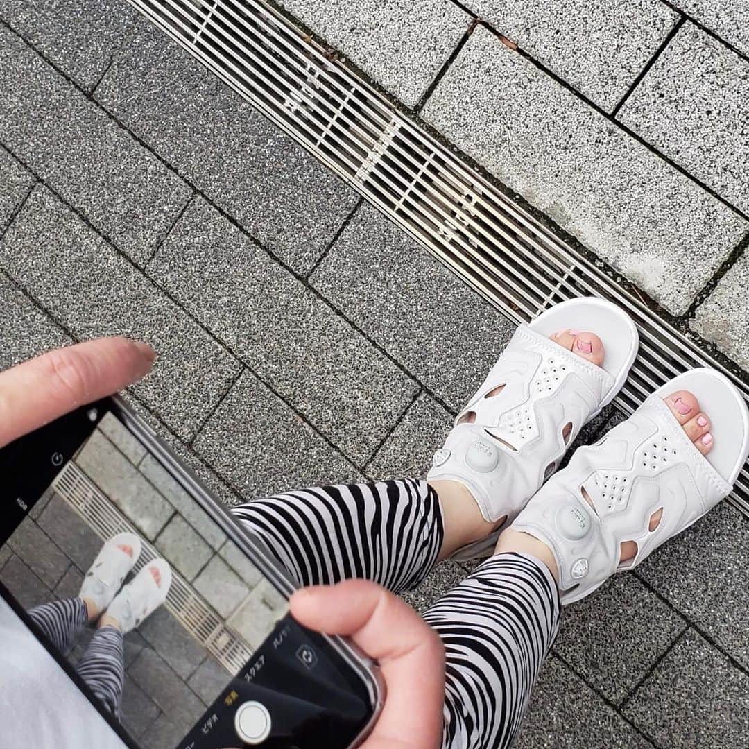のインスタグラム：「<REEBOK>  shoes ¥16,000+tax code:19093410000030  #journalstandard  #baycrews #reebok #ladies #womenswear #fashion @reebokclassicjp」