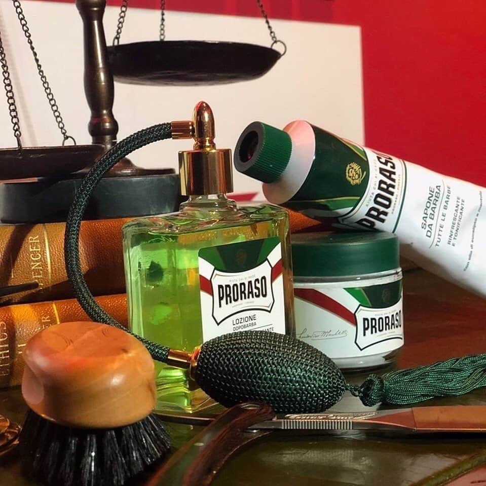 Proraso Japanのインスタグラム：「イタリア フィレンツェ生まれ。 オーセンティックなイタリアンスタイルのシェービングブランドProraso . . Repost from @prorasousa . . . #proraso  #prorasousa  #prorasofirenze  #シェービングクリーム #シェービング  #ProShave #Italian #ItalianShave #イタリア製 #バーバースタイル #バーバーショップ #髭脱毛 #メンズスタイル #シェービングフォーム #Barber #メンズヘアスタイル #ヒゲ男子 #ヒゲ #BarberShop #ヒゲ脱毛 #メンズヘア #シェービングエステ #おしゃれさんと繋がりたい」