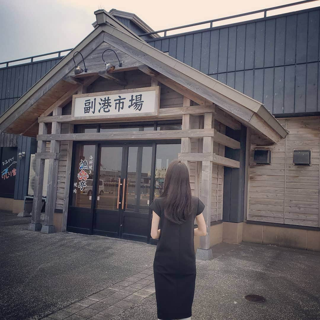 中島亜梨沙さんのインスタグラム写真 - (中島亜梨沙Instagram)「ひとり稚内観光シリーズ . #北海道 #稚内観光 #宗谷岬 #副港市場  #間宮林蔵渡樺出航の地  #タクシーの運転手さんありがとうございます 📷 #ひとり」7月13日 15時24分 - arisa_nakajima_desu