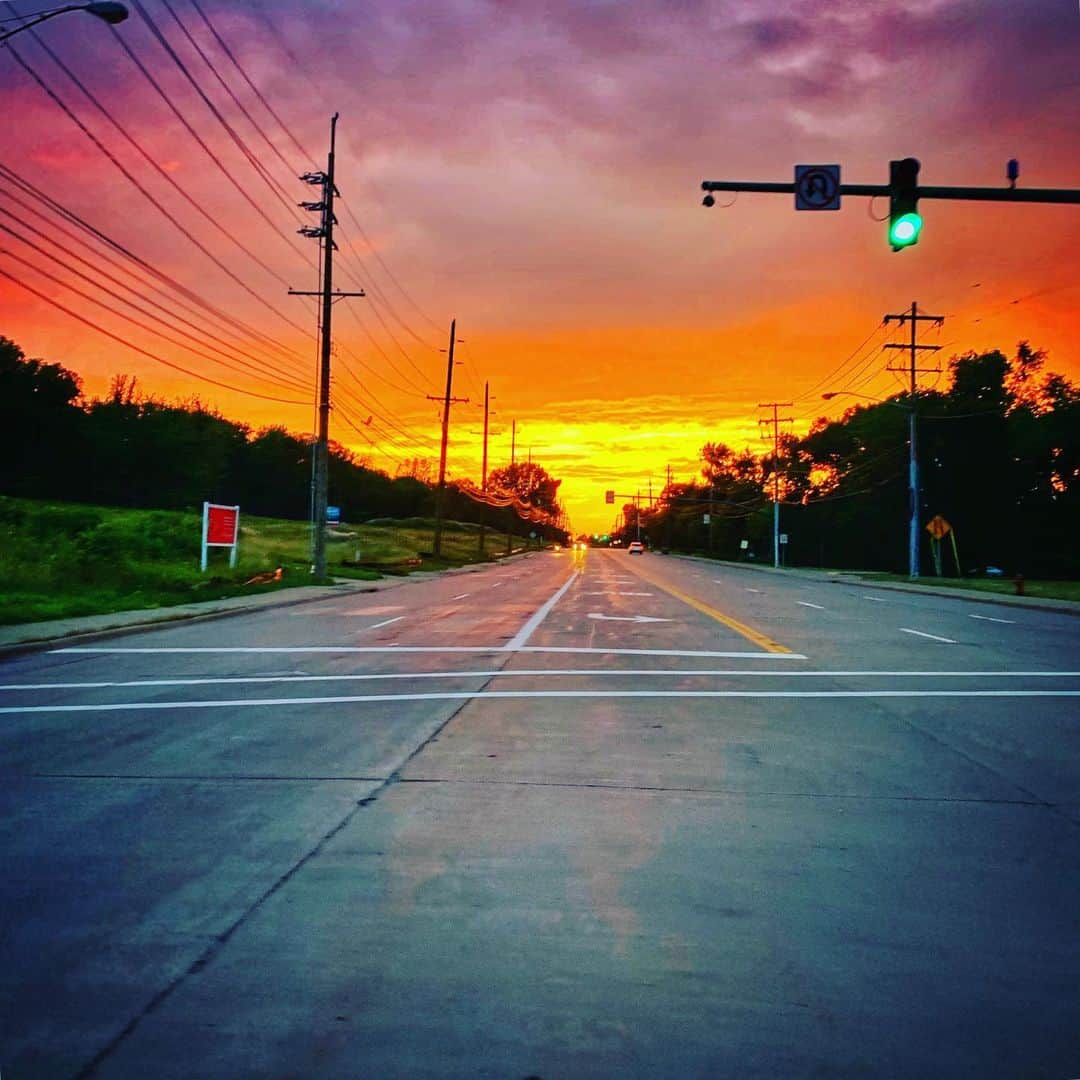 のインスタグラム：「🌅 #Cleveland の #夕日 ・ クリーブランドは、緑も多く親切な方も多いし、時間がゆっくりと流れているように感じる町でした」