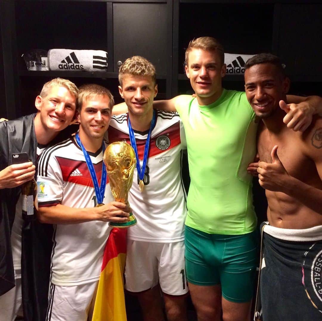 トーマス・ミュラーのインスタグラム：「5 years ago - I’m so grateful to have been part of this incredible Team - it was an intense but wonderful experience in Brasil🇧🇷⚽️🏆🥇🐴😊 #diemannschaft #weltmeistersamma #worldcup2014 #esmuellert」