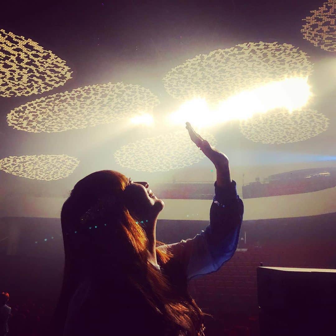 KOKIAのインスタグラム：「I’m in Shanghai!! Finally LAYERS in Shanghai will begin! #tokyo #japan #japon #kokia #photography #歌手 #コキア #insta #art #beautiful #picoftheday #follow #女性 #ソングライター #photooftheday #woman #jmusic #ボーカリスト #singer #songwriter #jpop #vocalist #voice #声 #ライブ #live #綺麗 #日本 #layers」