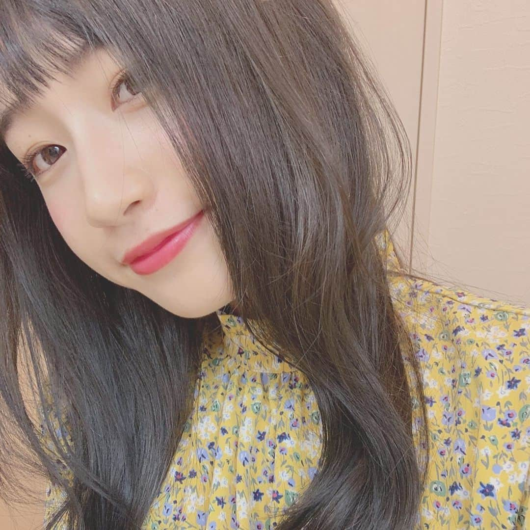 鈴木えりかさんのインスタグラム写真 - (鈴木えりかInstagram)「. 本日で21歳になりました☺︎ やっとはたちになれたーと思ったら もう21歳になっちゃって時の流れ早すぎて びっくりしてます🤜🏻🤛🏻！ 私はもっと強くなって、 魅力的な女性になれるように 努力したいと思います☺︎ . たくさんのメッセージ、 ありがとうございます 本当に嬉しい、😔🎈 メッセージをもらって 会いたい人が多すぎる〜 ってなってます😔♡ よければ皆さん、 会ってくださいね笑 . いつも本当にありがとうございます！ . . . #birthday #thankyou #🎂 #✨ #気づいたら #21歳 #😂 #7月13日」7月13日 15時42分 - eripuu0713