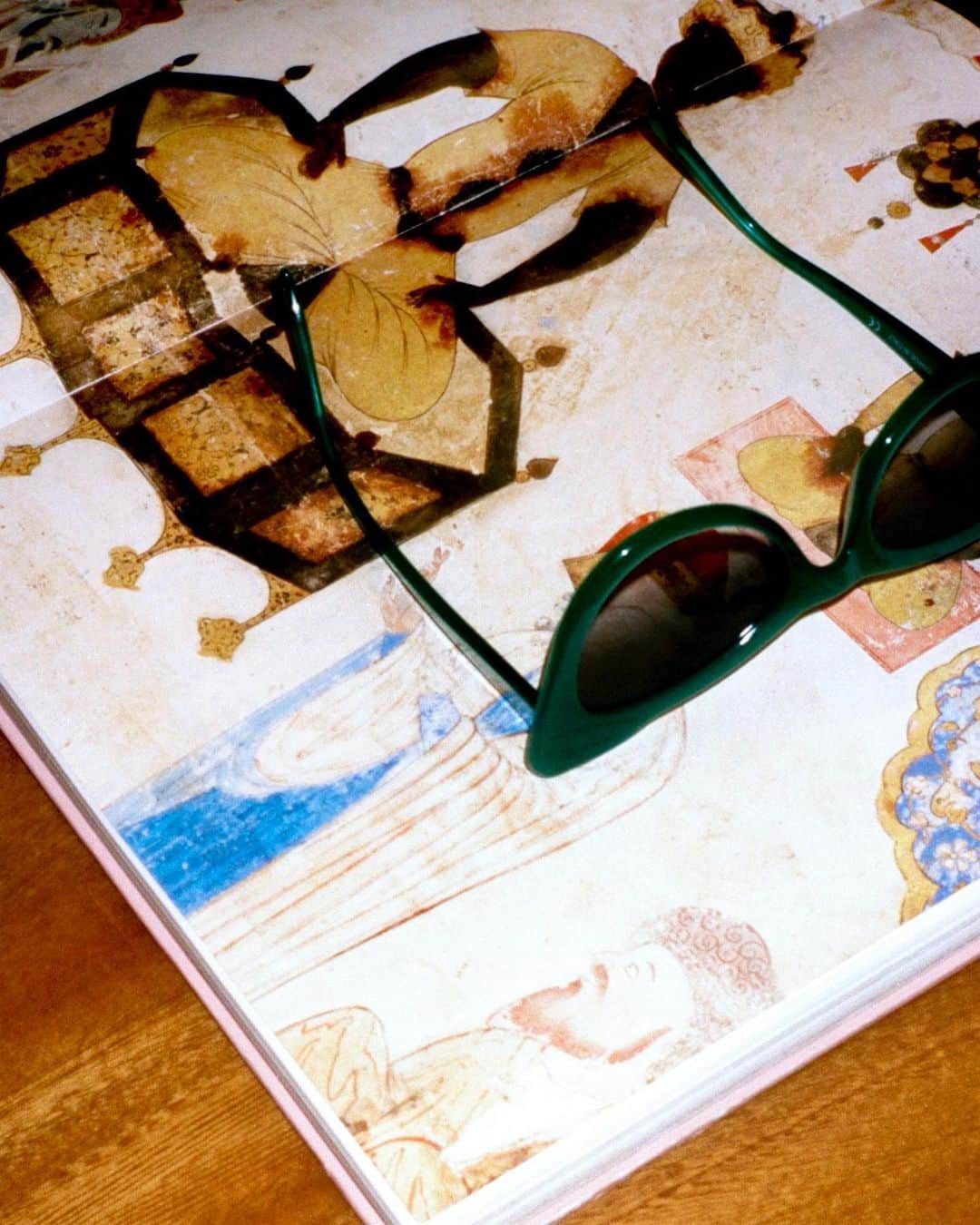 ガンニさんのインスタグラム写真 - (ガンニInstagram)「📵#GANNI eyewear New shapes online & in-store」7月13日 16時04分 - ganni