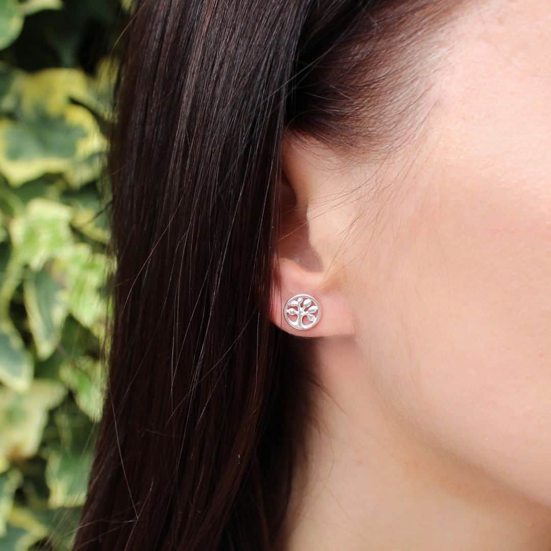 のインスタグラム：「Celebrate your family this Summer with our beautiful Tree of Life studs from our Sale! . . #Sale #SummerSale #Discount #Offer #Deal #Silver #FamilyTree #TreeOfLife #Studs #Earrings #Family #Love #Together #Celebrate #GiftsForHer #Jewellery #Jewelry #DowerAndHall」