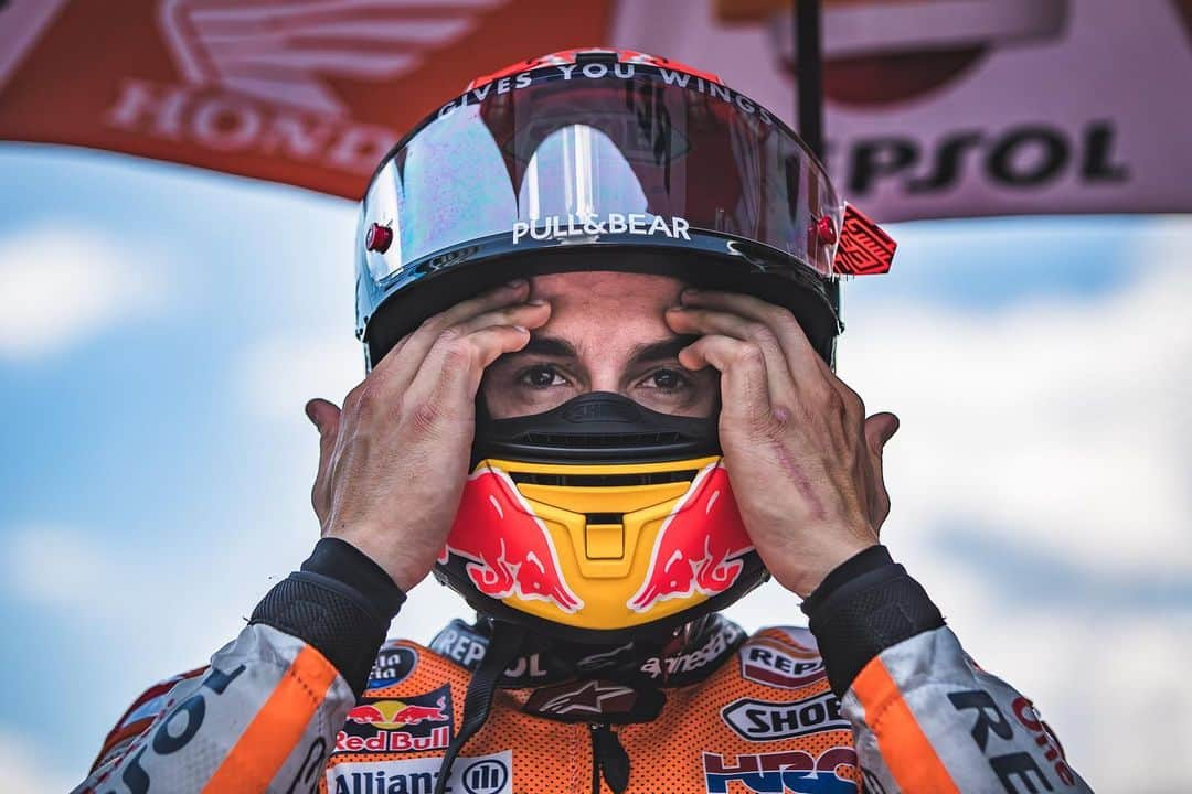 レプソル・ホンダさんのインスタグラム写真 - (レプソル・ホンダInstagram)「Different eras, same goal.」7月13日 16時41分 - hrc_motogp