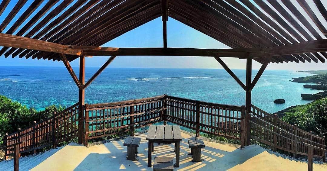 Be.okinawaさんのインスタグラム写真 - (Be.okinawaInstagram)「Now that's what I call a view! 📷:@miyakoworld  #oceanview #miyakoisland #海景 #宮古島 #오션뷰 #미야코지마 #オーシャンビュー #宮古 #bluesea #bluesky #beokinawa #visitokinawa」7月13日 16時54分 - visitokinawajapan