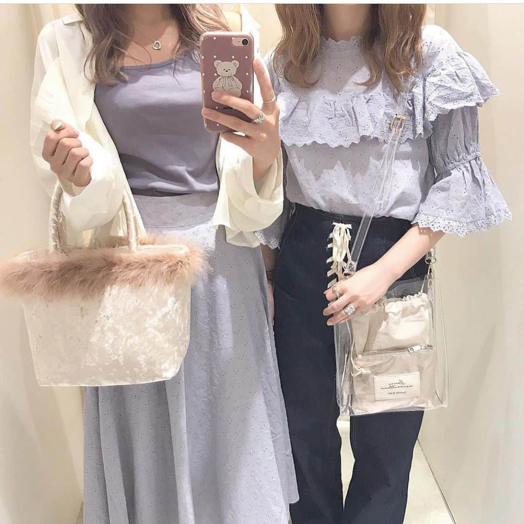 one after another NICECLAUPさんのインスタグラム写真 - (one after another NICECLAUPInstagram)「ㅤㅤㅤㅤㅤㅤㅤㅤㅤㅤㅤㅤㅤ  ㅤㅤㅤㅤㅤㅤㅤㅤㅤㅤㅤㅤㅤ 【店頭入荷♥︎】 ㅤㅤㅤㅤㅤㅤㅤㅤㅤㅤㅤㅤㅤ  ㅤㅤㅤㅤㅤㅤㅤㅤㅤㅤㅤㅤㅤ  贅沢なコットンレースを使用した ヴィンテージライクなブラウス🌹  コットンレースブラウス #101310100 ¥4,900+tax ㅤㅤㅤㅤㅤㅤㅤㅤㅤㅤㅤㅤㅤ  コンサートの参戦服や カフェ巡り、旅行など映えたいシーンにもぴったり🍒🍒 ㅤㅤㅤㅤㅤㅤㅤㅤㅤㅤㅤㅤㅤ  詳細は公式通販にUP❤︎﻿ ㅤㅤㅤㅤㅤㅤㅤㅤㅤㅤㅤㅤㅤ﻿﻿﻿﻿﻿﻿﻿﻿﻿﻿﻿ プロフィール欄のURLから❤︎﻿﻿﻿﻿﻿﻿﻿﻿﻿﻿﻿﻿ ﻿﻿﻿﻿﻿﻿﻿﻿﻿﻿﻿﻿﻿ @niceclaup_official_﻿﻿﻿﻿﻿﻿﻿﻿﻿﻿﻿﻿﻿ ㅤㅤㅤㅤㅤㅤㅤㅤㅤㅤㅤㅤㅤ﻿﻿﻿﻿﻿﻿﻿﻿﻿﻿﻿﻿﻿ ﻿﻿ㅤㅤㅤㅤㅤㅤㅤㅤㅤㅤㅤㅤㅤ﻿﻿﻿﻿﻿﻿﻿﻿﻿﻿﻿ ﻿﻿﻿﻿﻿﻿﻿﻿﻿﻿﻿ #niceclaup #niceclaup_ootd #niceclaup_2019ss #ootd #2019ss #fashion #ブラウス #レース #ナイスクラップ ﻿」7月13日 17時05分 - niceclaup_official_