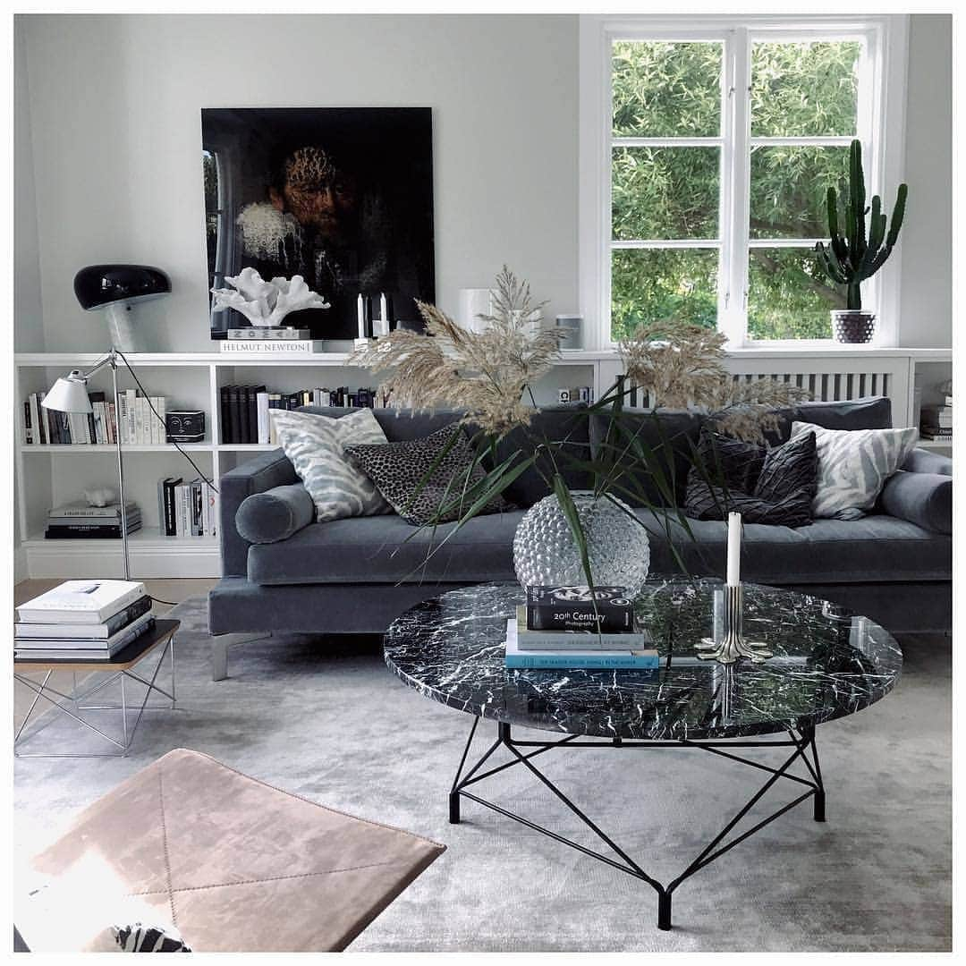 eilersenさんのインスタグラム写真 - (eilersenInstagram)「The Great Lift sofa and Spider table in a chic Scandinavian styling in the living room of @houseofphilia  Photo by @houseofphilia #eilersen #greatlift #spidertable」7月13日 17時08分 - eilersen