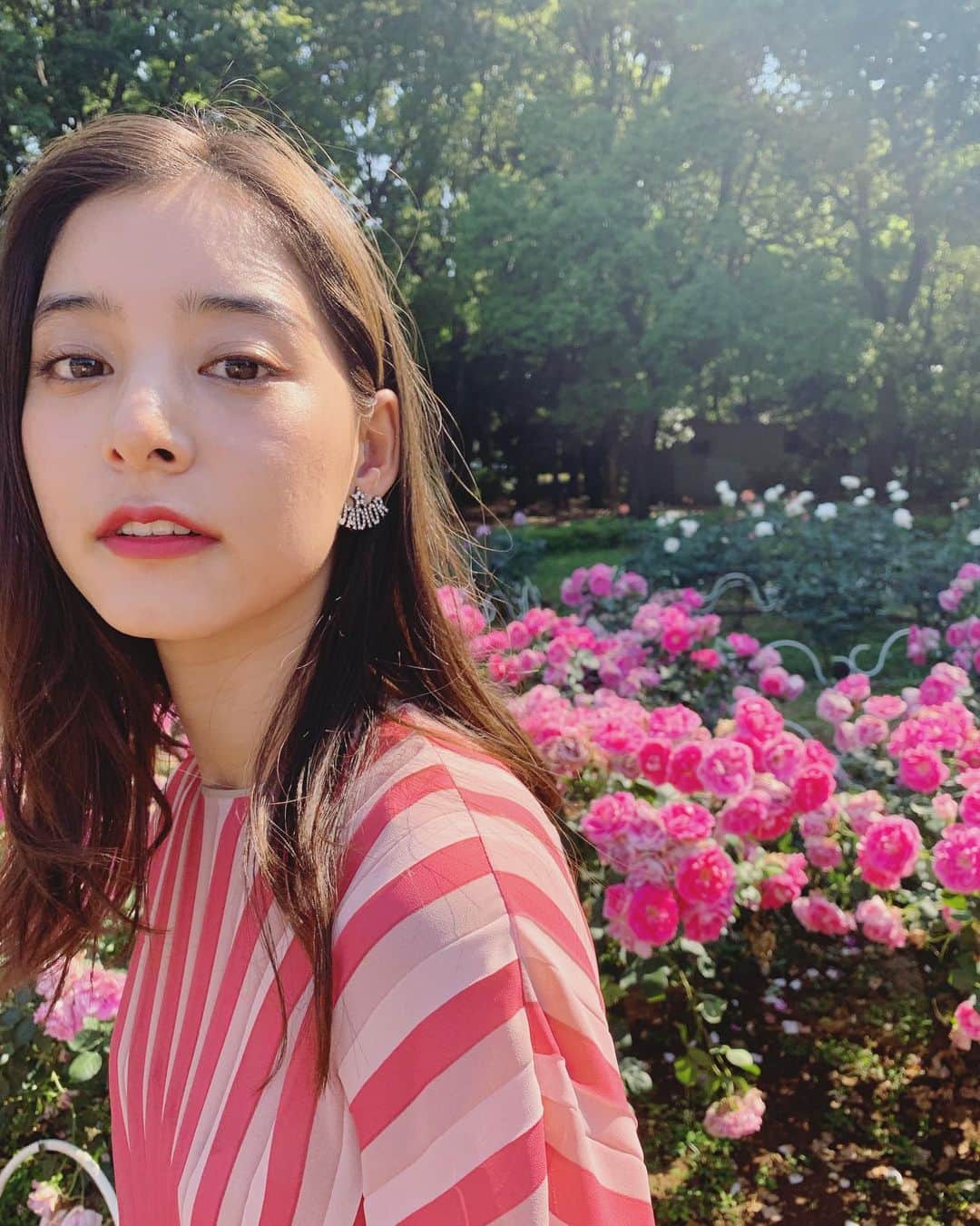 新木優子さんのインスタグラム写真 - (新木優子Instagram)「発売中のAERAの表紙を務めさせていただきました‼︎ すごく思い出に残る撮影になりました、、☺️ 皆さま、ぜひチェックしてくださいませ☺️✨」7月13日 17時12分 - yuuuuukko_