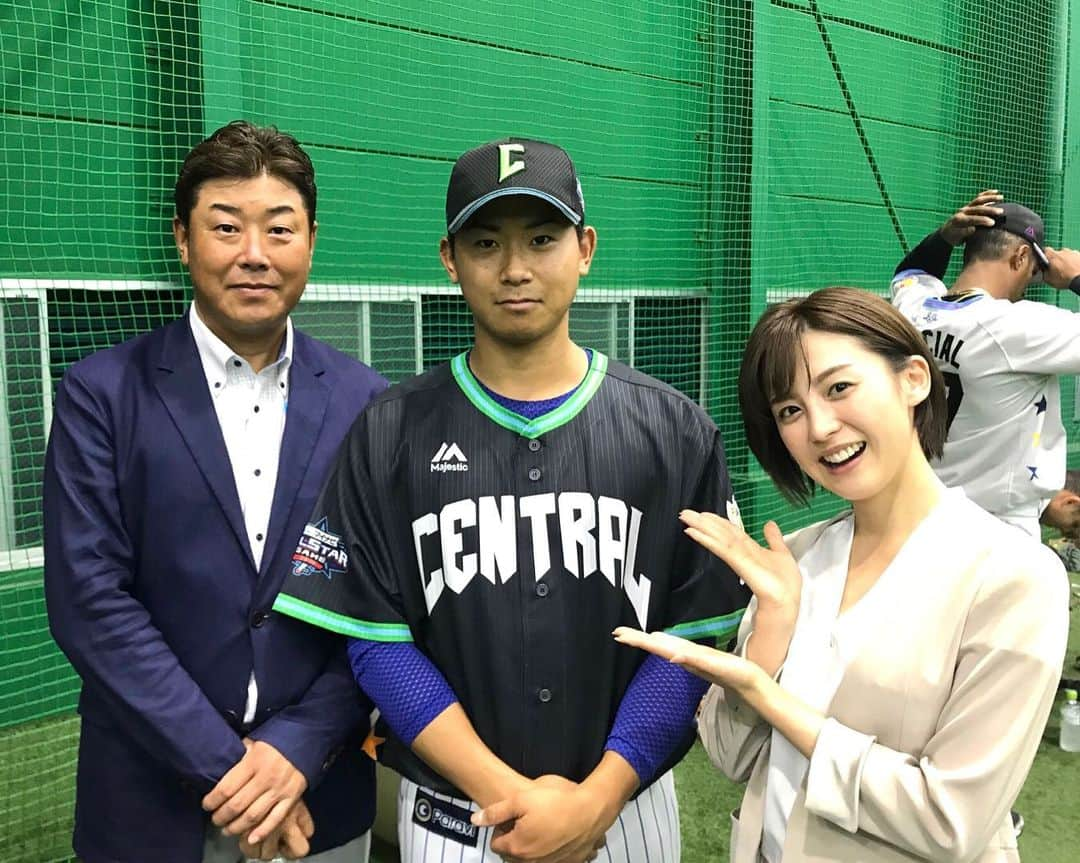 宮司愛海さんのインスタグラム写真 - (宮司愛海Instagram)「今日はプロ野球オールスター第2戦の取材へ！ ホームラン6本の打撃戦となりました...⚾︎ 雨の中最後まで戦いきった選手のみなさん、そして熱い声援を送り続けたファンのみなさん、本当にお疲れ様でした！！！！ 試合後には阪神の梅野選手、原口選手、そして見事サイクルヒットを達成した近本選手に野村弘樹さんと共にお話を伺いました👍 他にも、ヤクルト村上選手・巨人坂本選手・横浜筒香選手の本音に迫る！？対談や、ソフトバンク甲斐選手・西武森選手のキャッチャー談義など、オールスターでしか実現しない豪華インタビュー満載です！  今夜のS-PARKは24:35〜ぜひご覧ください！ みなさんが風邪をひきませんように🤧  #プロ野球オールスター2019 #オールスター #近本光司 選手 #サイクルヒット #おめでとうございます㊗️」7月13日 22時48分 - manami_miyaji