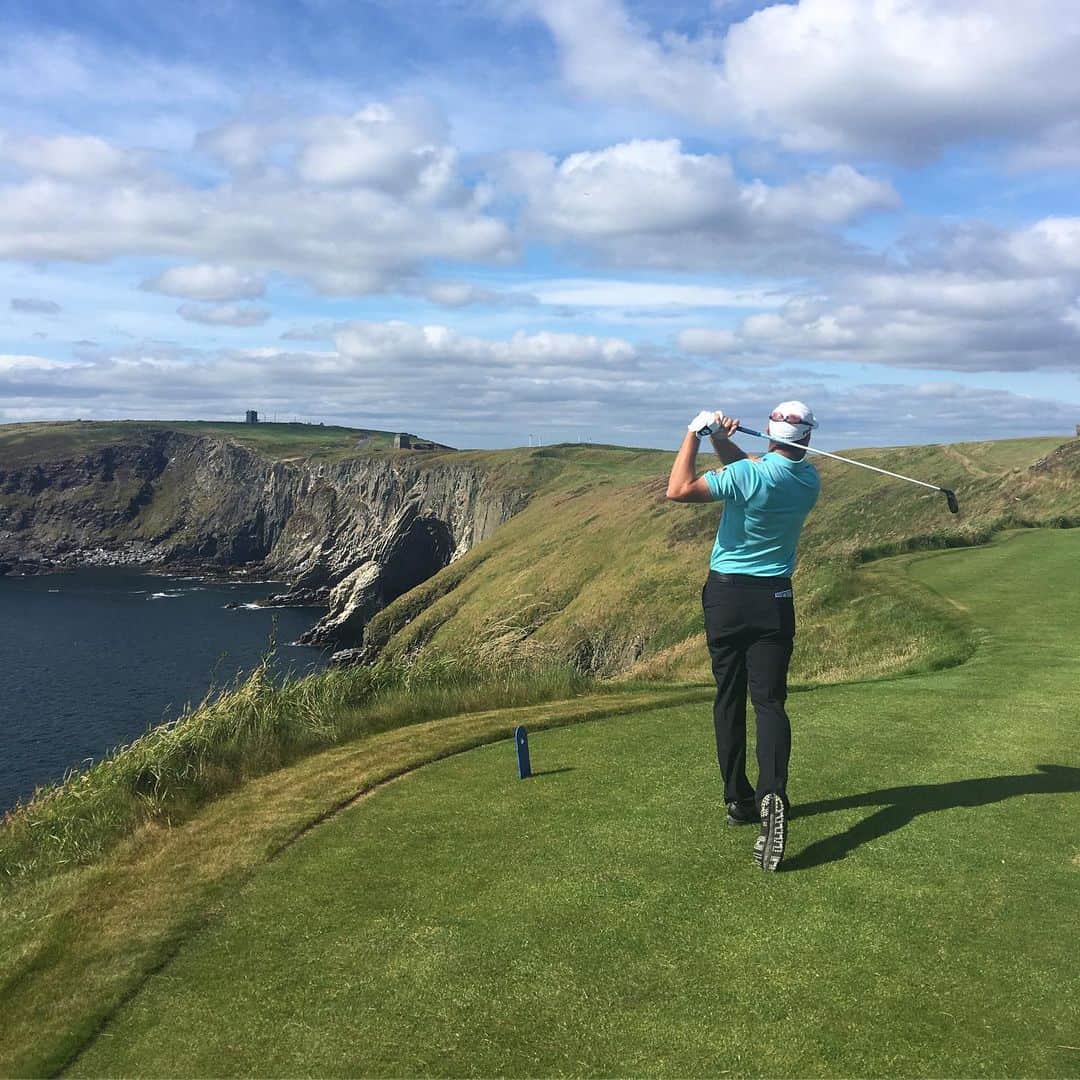 コリー・コナーズのインスタグラム：「Great couple of days playing the spectacular @oldheadgolflinks and visiting family in Southern Ireland 🇮🇪 On to Portrush for @theopen」
