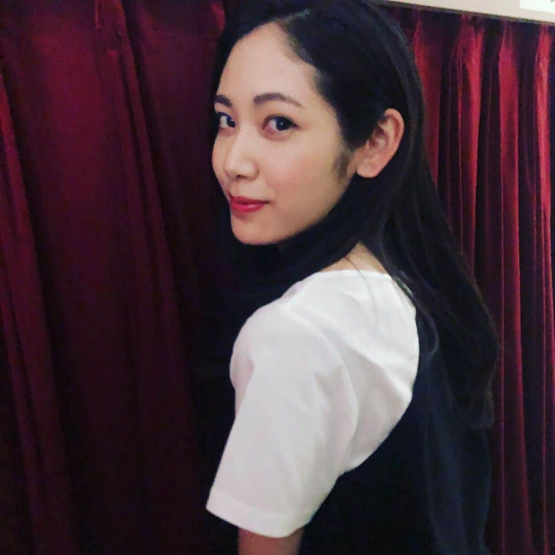 阿部純子さんのインスタグラム写真 - (阿部純子Instagram)「みなさんお元気ですか？？ 雨やこの涼しい気温に負けていませんか？  最近映画館で観た映画🎥 「#泣くな赤鬼 」 「#凪待ち」 「#ザファブル」 「#Girl」 「#愛がなんだ」 「#ペトラは静かに対峙する」 「#ホットギミック」 「#ダイナー 」 「#ゴールデンリバー 」 「#新聞記者」 「#wearelittlezombies 」 ・ ・ ひとつひとつ、長々と 感想を書いていきたいくらい。。 ・ 最近は、お仕事で、 自分のトライしたことのないことにたくさん挑戦してみたい！！ という気持ちがあります。 その出逢いや この素直な想いに応えていくのは やっぱり自分自身。 繋いでくれる周りの方々への ありがとう♡ の気持ちを大切に 一歩ずつ進んでいきたいな♪ （ラグビーでもトライが大事だもんねっ） #明日はもちろん #ノーサイドゲーム 🏉✨」7月13日 22時52分 - junkoabe_official