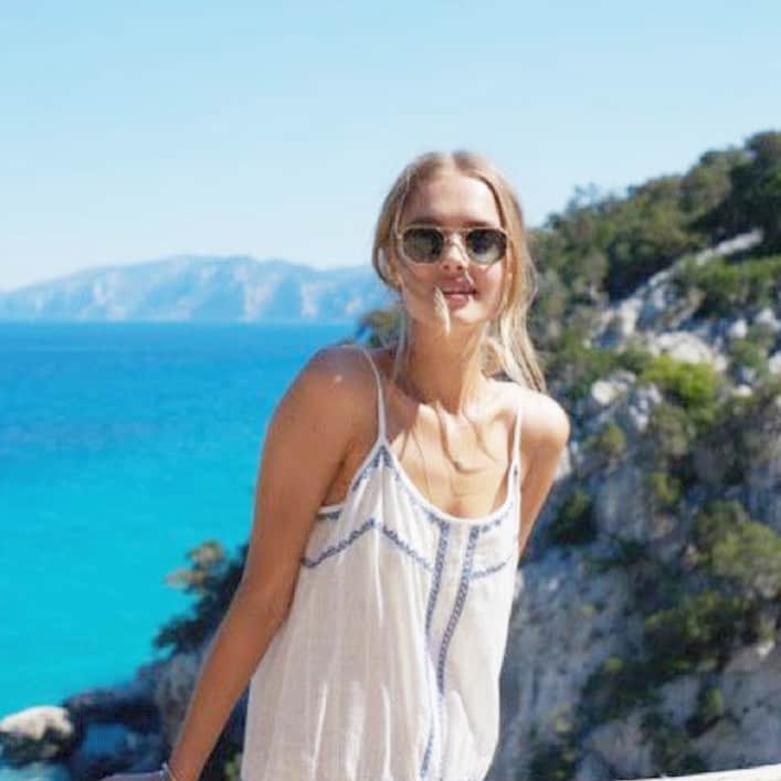 スターメラのインスタグラム：「The best time of the year! ☀️#summersale!!! Starmela.co.uk  #summervibes #starmelauk Anytime all the time! . . . . . . . . . . . . #Sardinia #starmelauk#italy#love#lovesummerhateeverythingelse #starmeladress#holidays#amazingplace #trending #fashion #fasjionblogger #london#paris#jadore#sale#onlinwsale#soldes#saturday #weekendvibes」