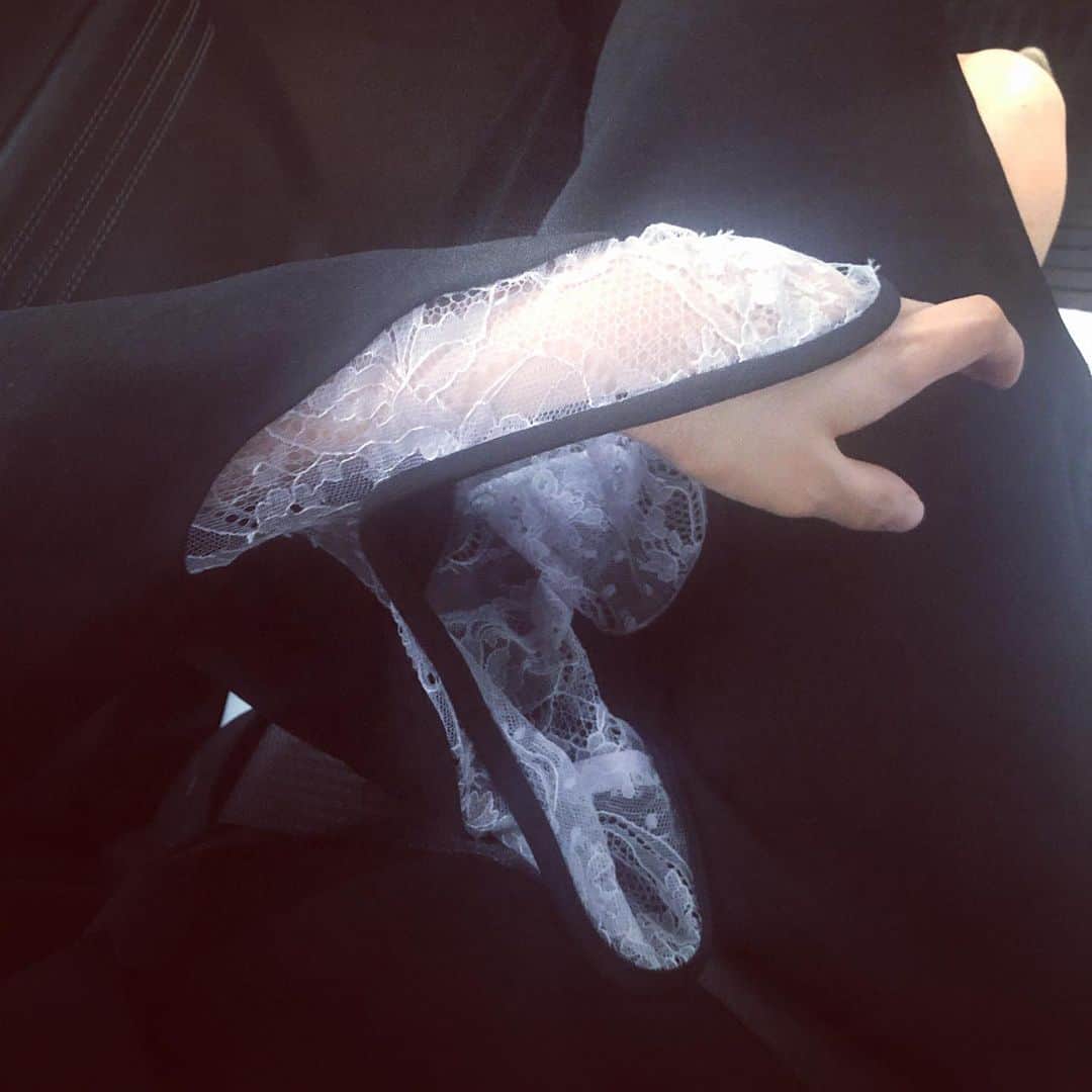 犬山紙子さんのインスタグラム写真 - (犬山紙子Instagram)「この袖に包まれた自分の腕の幸福なこと、腕、よかったねえ😭」7月13日 17時29分 - inuyamakamiko