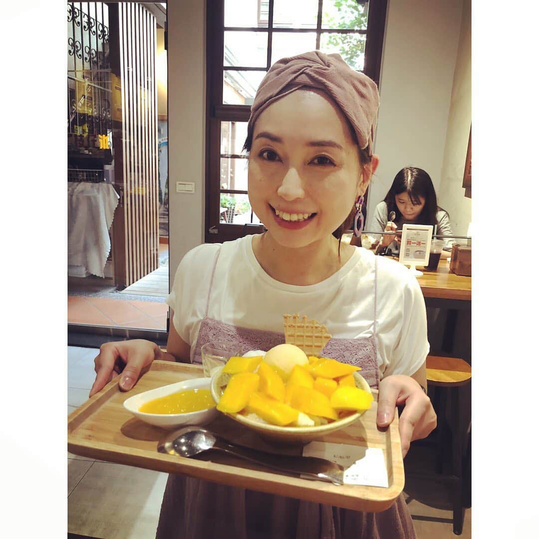 美甘子さんのインスタグラム写真 - (美甘子Instagram)「マンゴー🥭カキ氷 台湾のフルーツはなんでも美味しい。 #マンゴーカキ氷」7月13日 17時54分 - rekish_mikako