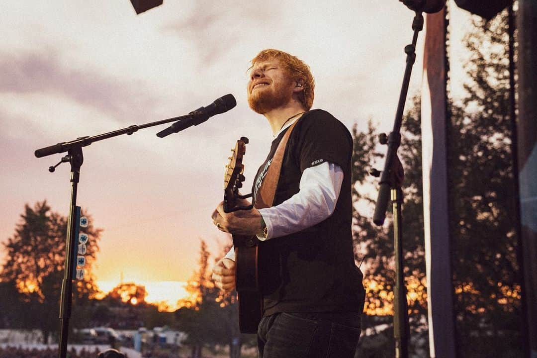 エド・シーランさんのインスタグラム写真 - (エド・シーランInstagram)「Riga! 📸 @zakarywalters #dividetour」7月13日 18時06分 - teddysphotos