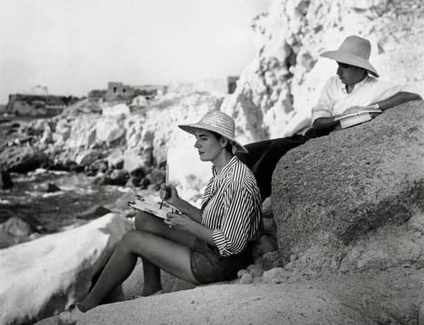 Meganさんのインスタグラム写真 - (MeganInstagram)「Couple sketching on the island of Ischia ➖ Herbert List, 1952⁠ ⁠ ⁠ ⁠  #photography #monochrome #bw #herbertlist #artists #ischia #italy」7月13日 18時10分 - zanzan_domus
