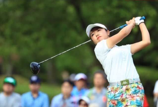 廣田真優のインスタグラム：「#eccレディース　が終わりました！ .  3日間連日たくさんのチャリティフォトなど応援ありがとうございました❤︎ #カストロールレディース も頑張ります☺️ #eccレディース#北六甲カントリー倶楽部#kappa#nike#ゴルフ#タピオカ#kappajapan#kappagolf」