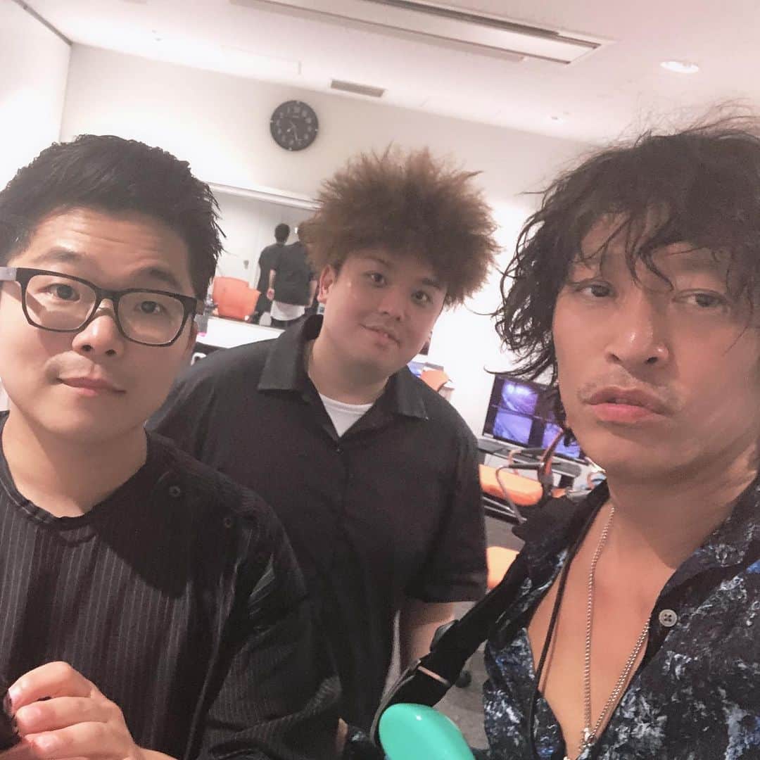 日野賢二のインスタグラム：「Yu Sakai Band @Yokohama Arena J-Wave Gig ! ran into good friend and Killer guitarist Duran^_^」