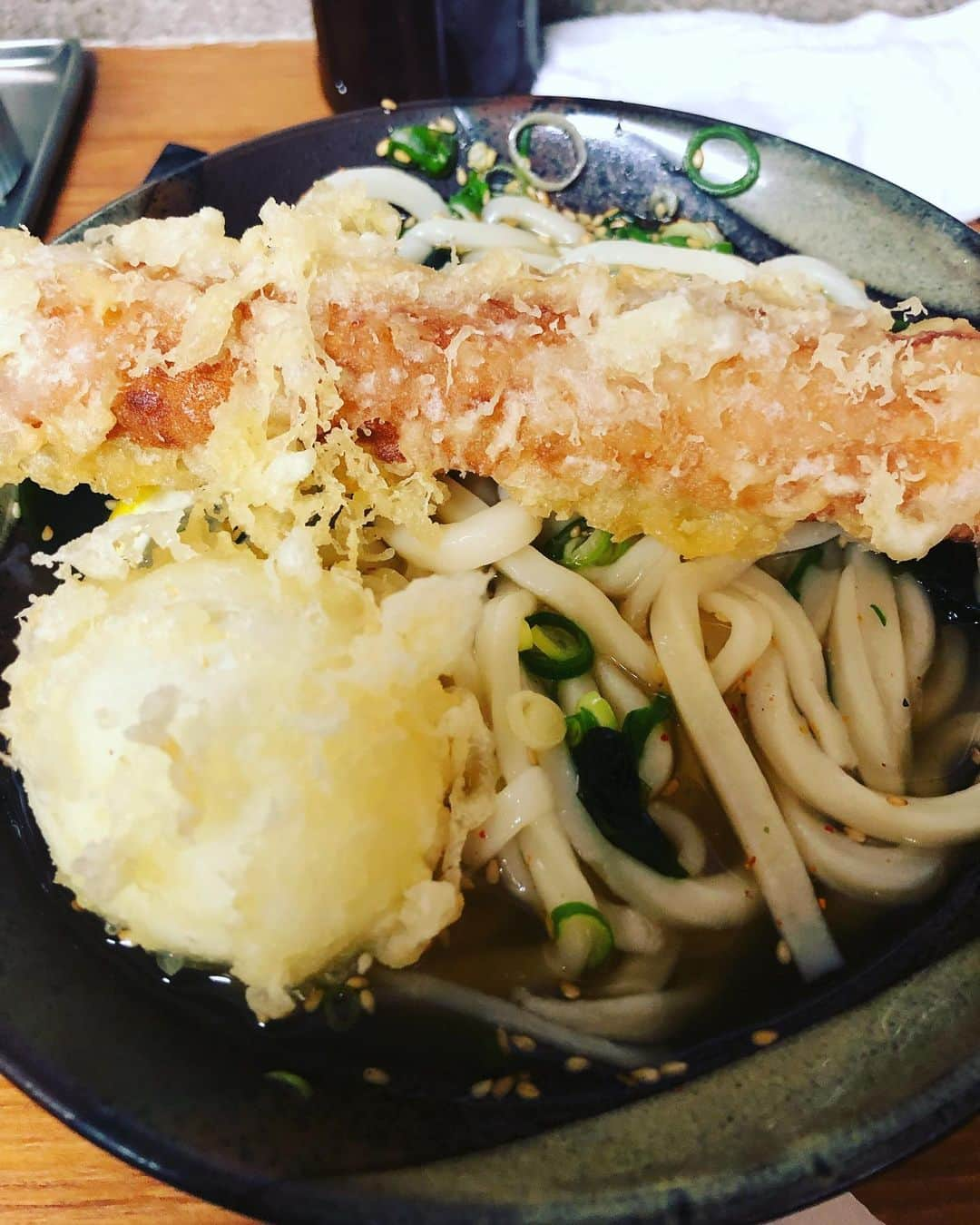 OKP-STARさんのインスタグラム写真 - (OKP-STARInstagram)「☺︎ 竹清っ！！！！ #高松 #うどん #天ぷら. .. WHITE LIE初高松。. 本日もよろしくです😙 #WHITELIE #ホワライ」7月13日 18時18分 - okp_bassman