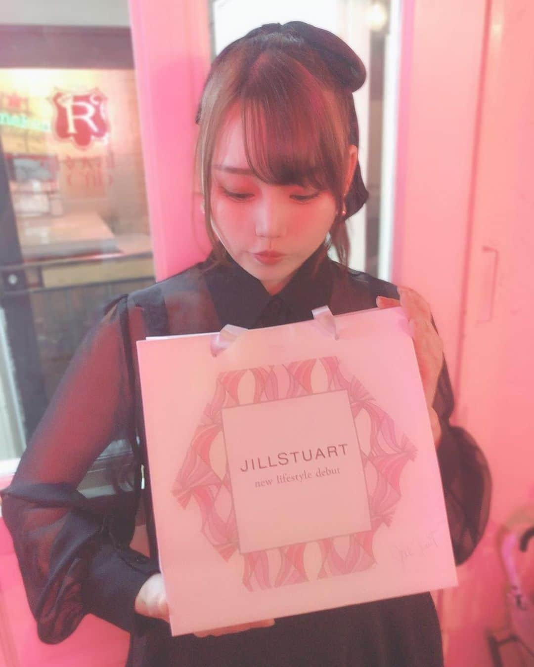 鈴木ふみ奈さんのインスタグラム写真 - (鈴木ふみ奈Instagram)「ぷにさんがお誕生日お祝いしてくれた🥂❤️❤️ サプライズで急にお誕生日の歌歌い始めて、ケーキ出てきてビックリしたよ🤣🌈最初全く気づかない察しの悪さ🤣  本当にありがとう🎂💓」7月13日 18時28分 - fuminasuzuki