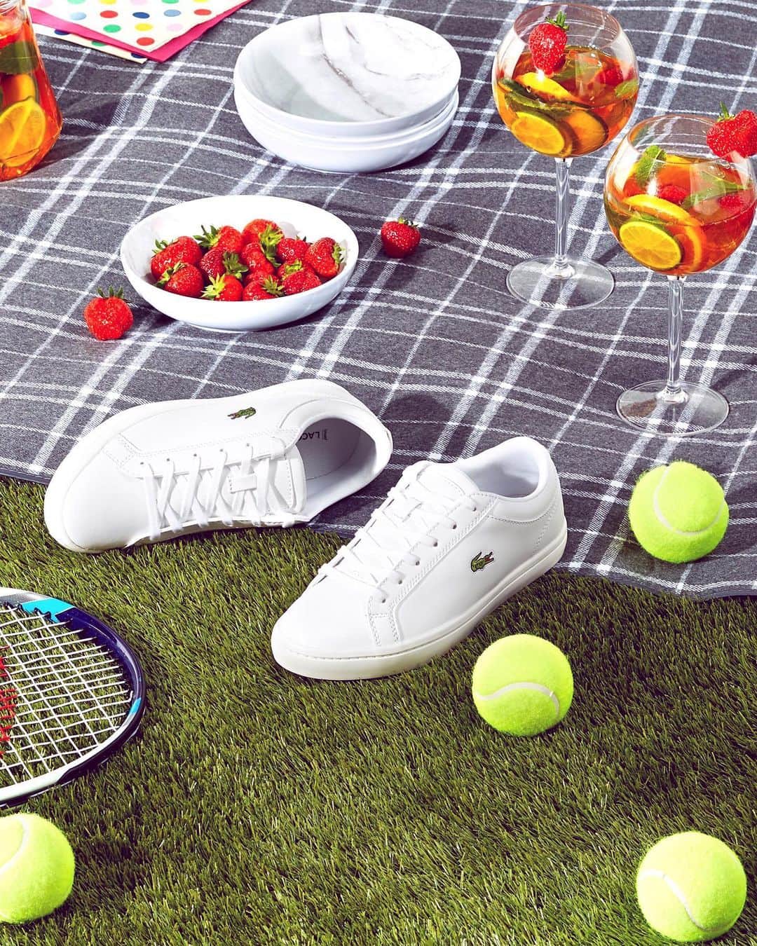 Nextさんのインスタグラム写真 - (NextInstagram)「Tuning in to a weekend of Wimbledon? 🎾 Let us know who your winners are! 👇#wimbledon #tennis #final #summer #summervibes #pimms #strawberries #summertime」7月13日 18時58分 - nextofficial