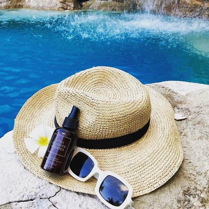 John Masters Organicsさんのインスタグラム写真 - (John Masters OrganicsInstagram)「Du behøver ikke at undvære John Masters Organics på ferien - tag det med og nyd din ferie uden at gå på kompromis med dine skønhedsrutiner! ⁠ .⁠ .⁠ 📸:@johnmastersorganicshk⁠ ⁠ #johnmasters #jmo #johnmastersorganics #haircare #skincare #organic #planorganic #bæredygtig #ferie #øko #økologisk #eko #eco #bio」7月13日 19時00分 - johnmastersorganics_denmark