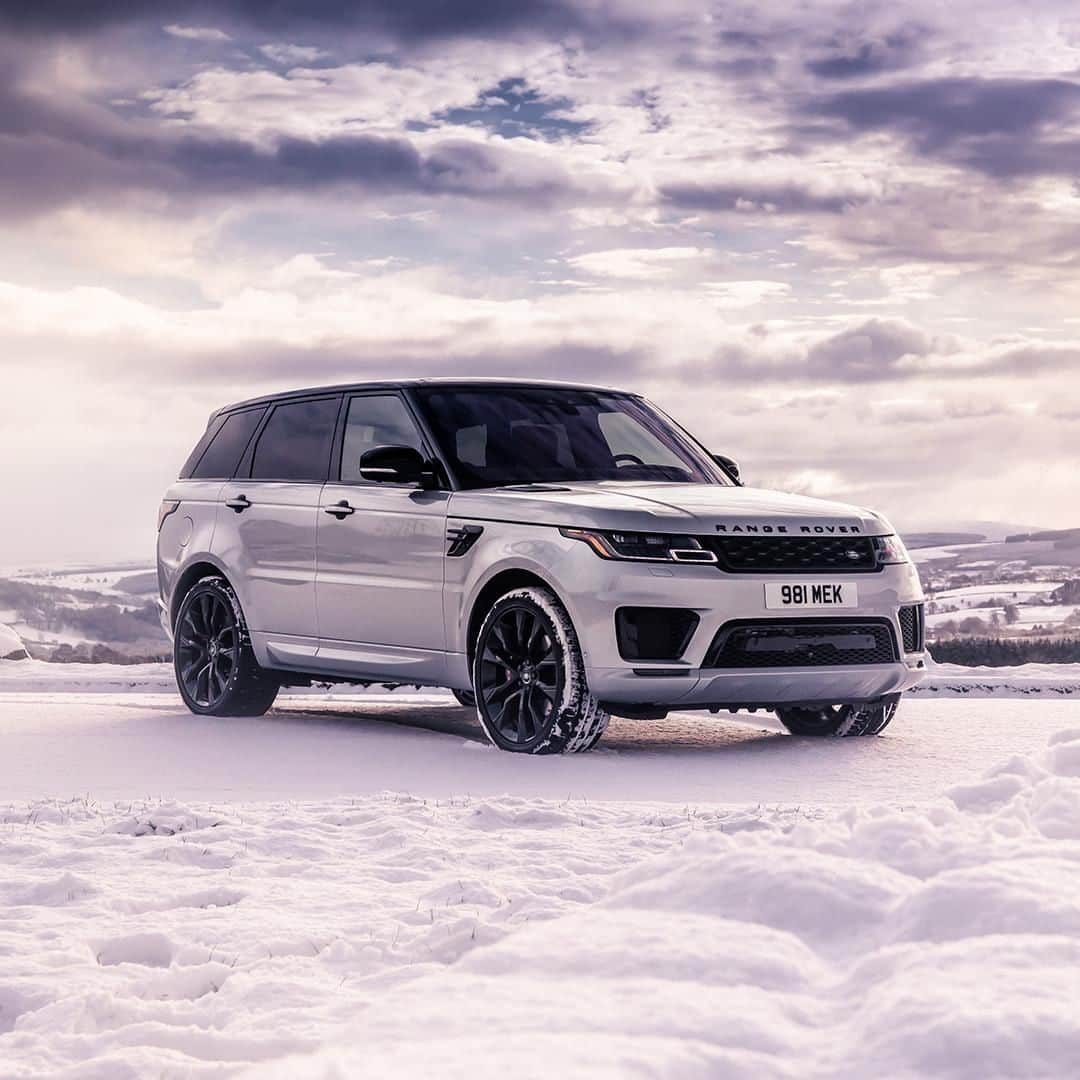 Land Roverさんのインスタグラム写真 - (Land RoverInstagram)「A view that’ll give you goose bumps every time - #RangeRoverSport. Design yours by searching “Range Rover Sport configurator”. #LuxurySUV #LandRover #SUV #4x4 #Adventure #Carsofinstagram #Instacar #Design#CarLifestyle #LandRover #Cars #Car #RangeRover #Technology #Snow」7月13日 19時01分 - landrover